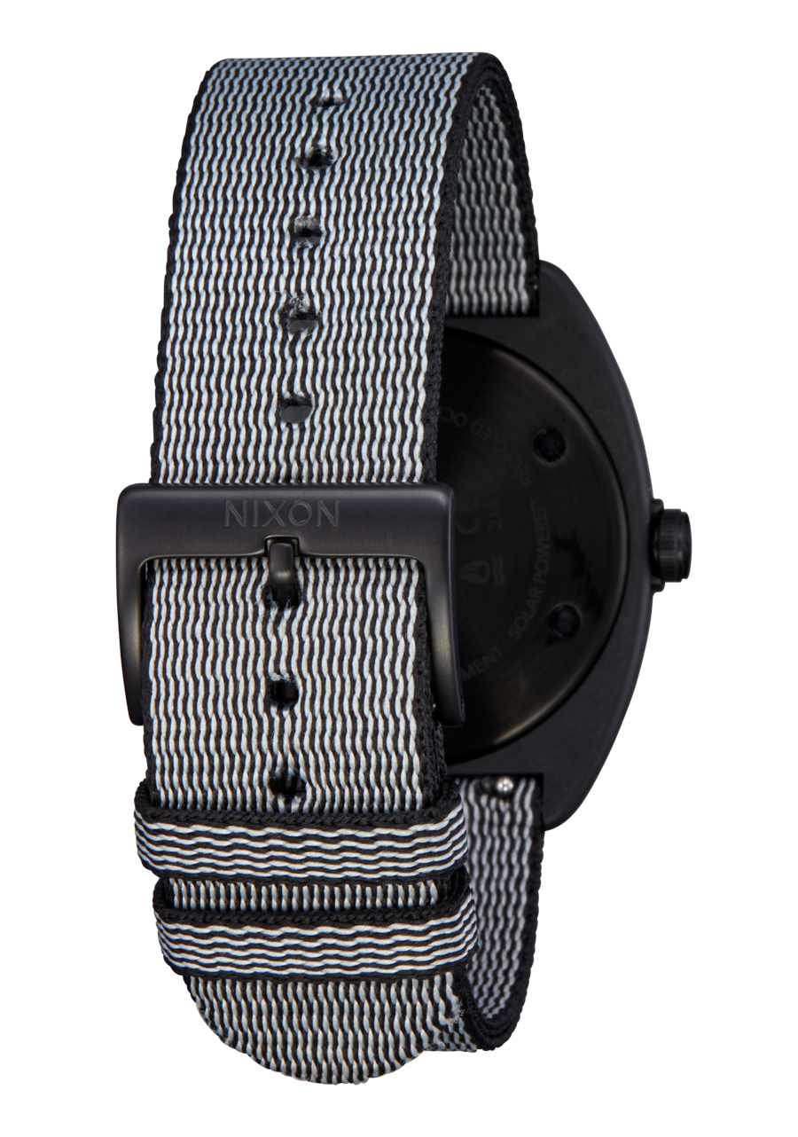 Light-Wave - All Black View 3